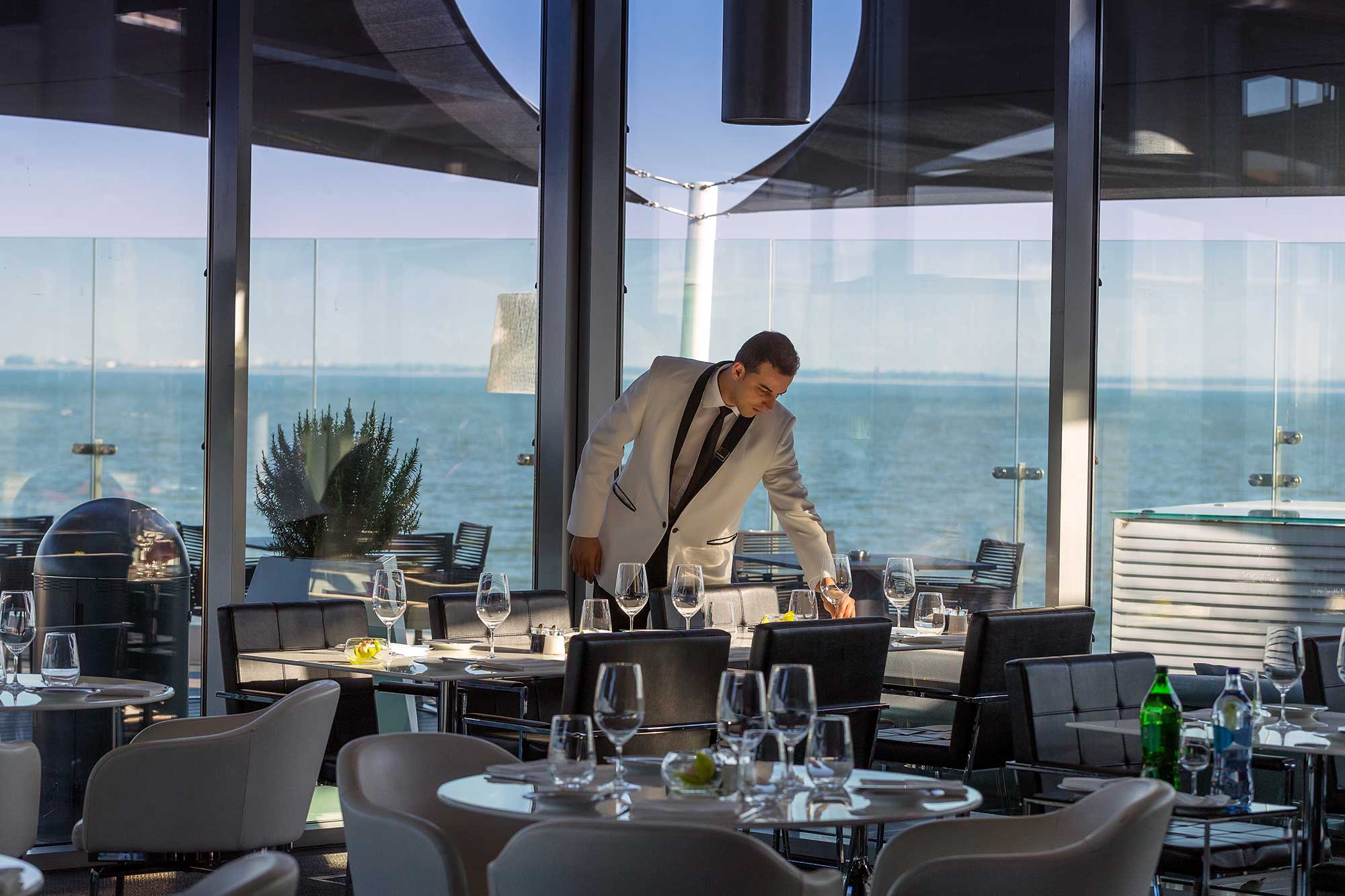 Myriad Sana Hotel Lisboa River Lounge Restaurant 16