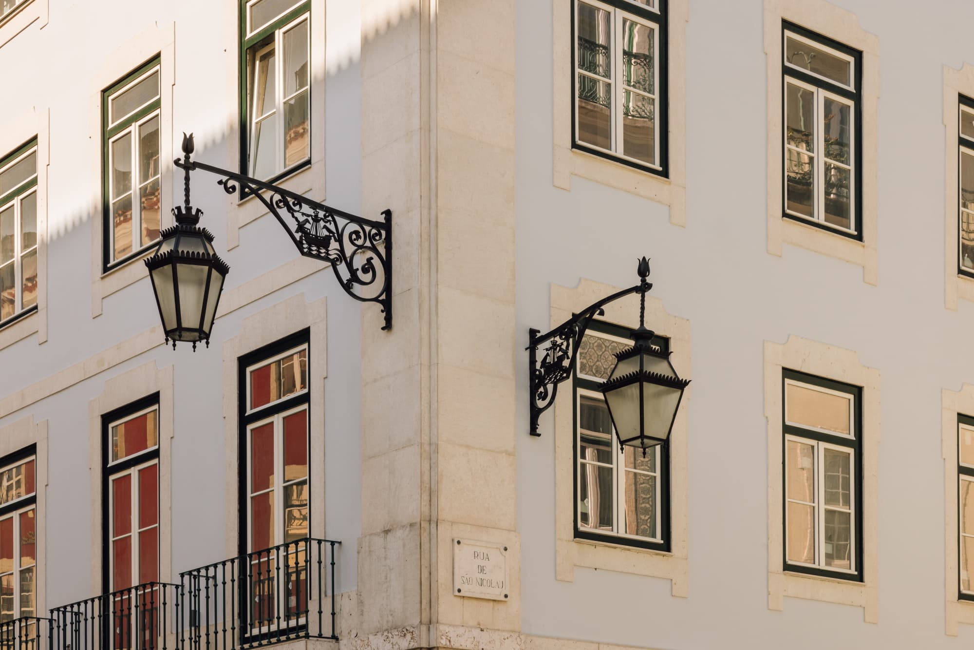 MYTHIC SANA Downtown Suites