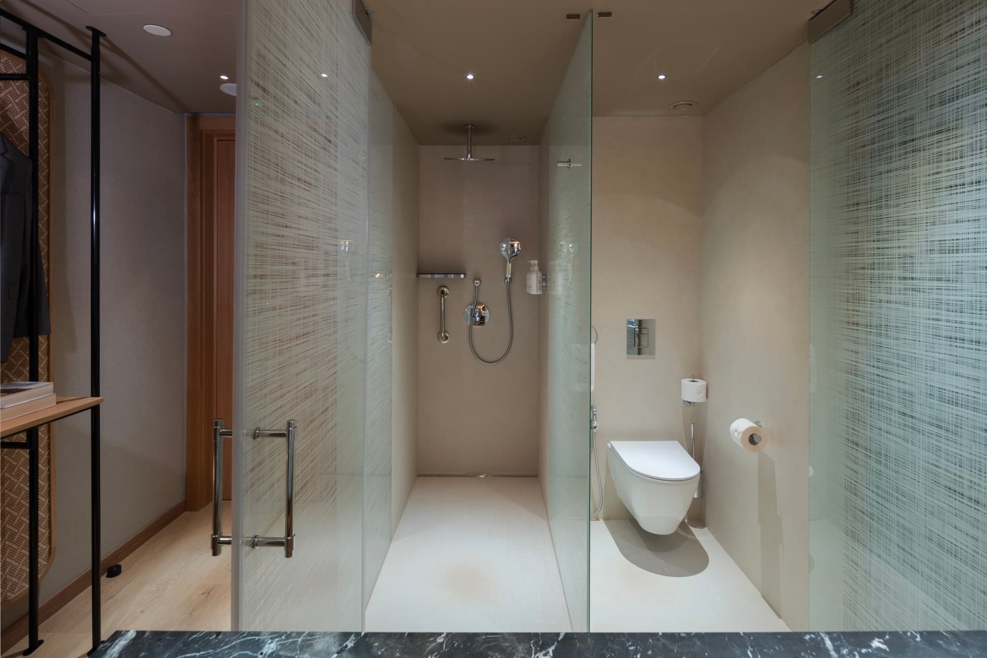 Evolution Valbom Room Wc Portas Abertas
