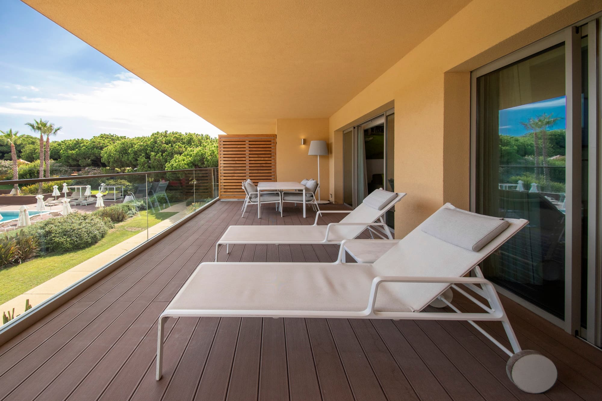 Suite Home - Vue Piscine