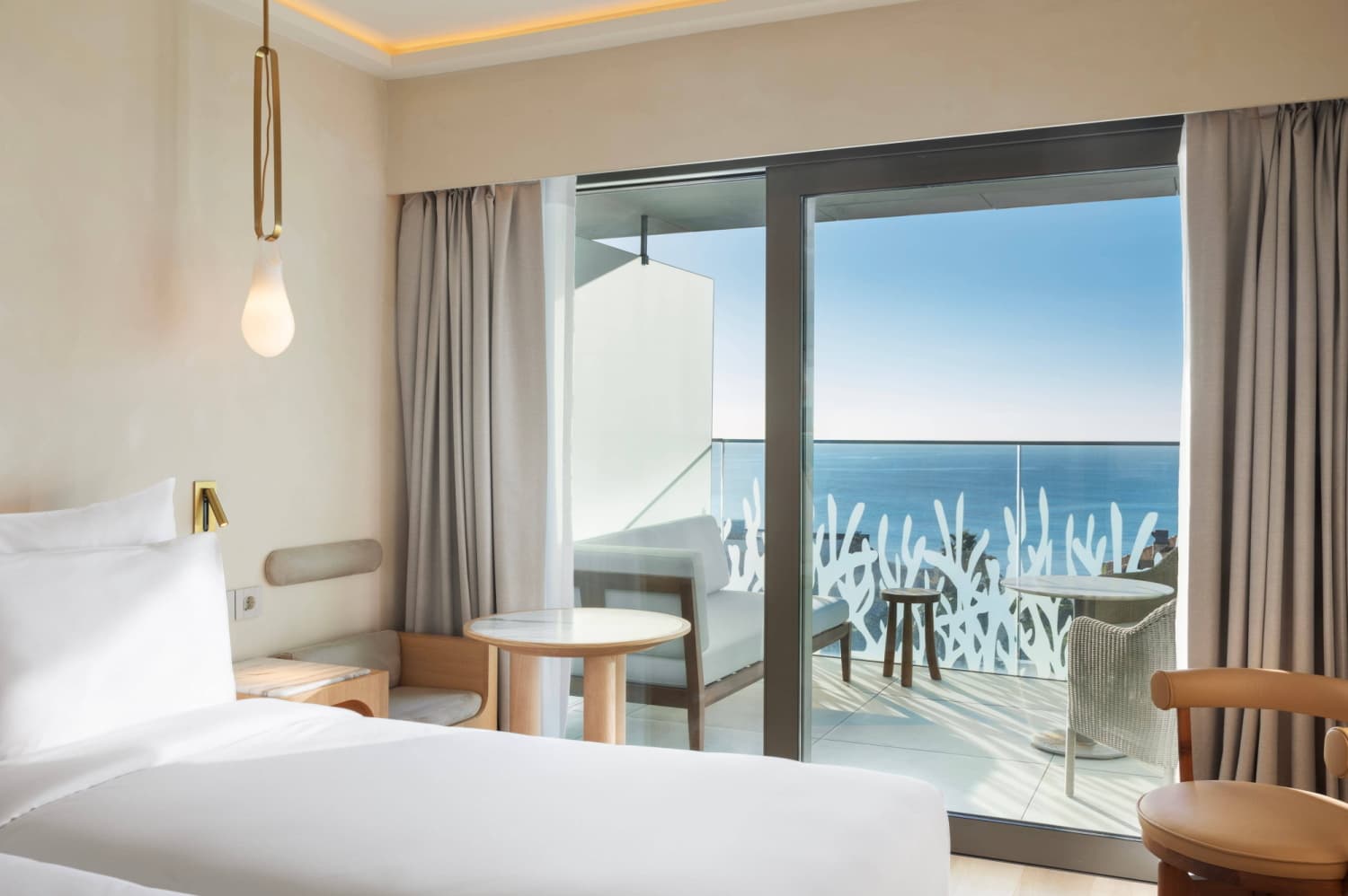 evolution-cascais-estoril-rooms-suites-cool-full-ocean-view-balcony