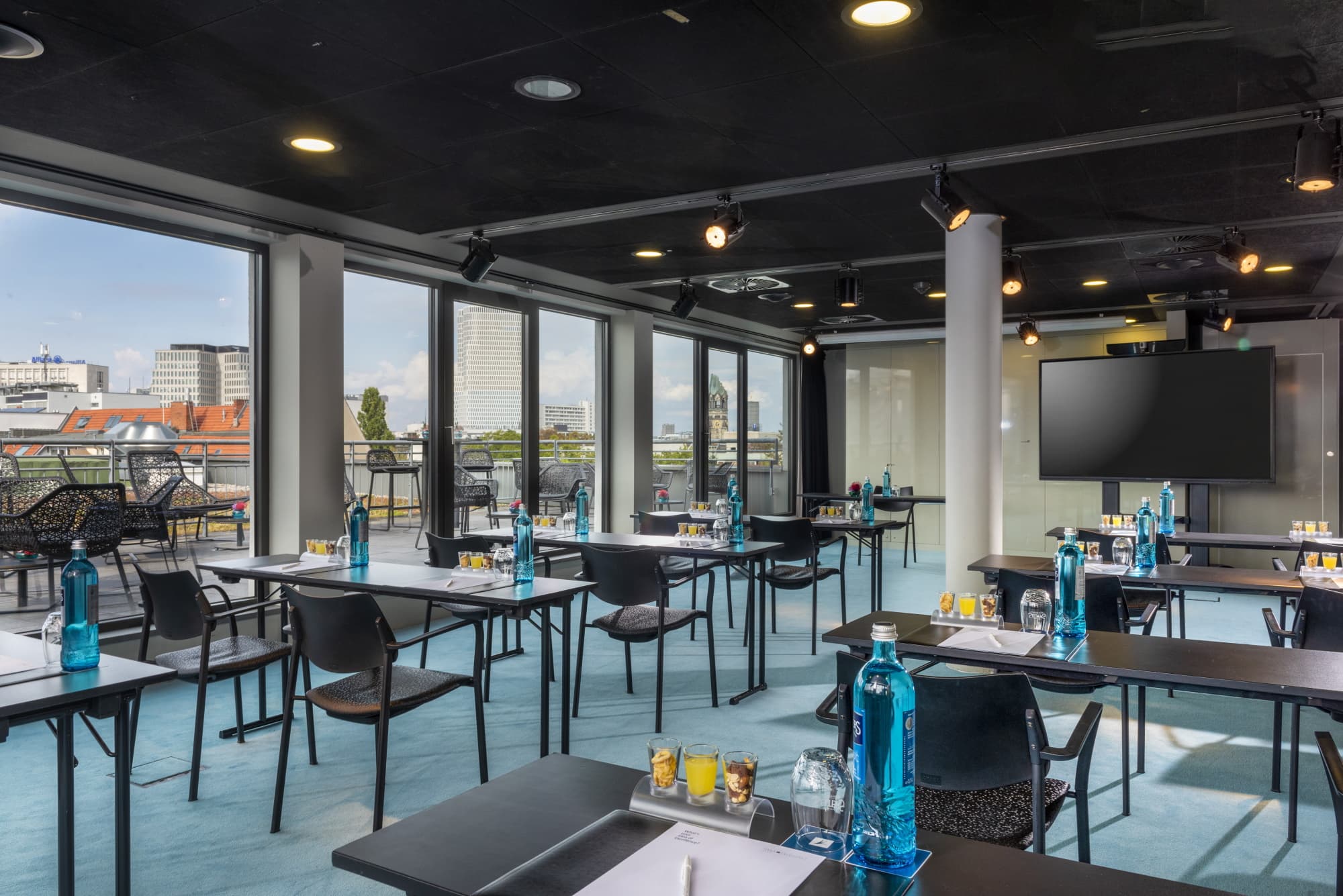 Porto Meeting Room