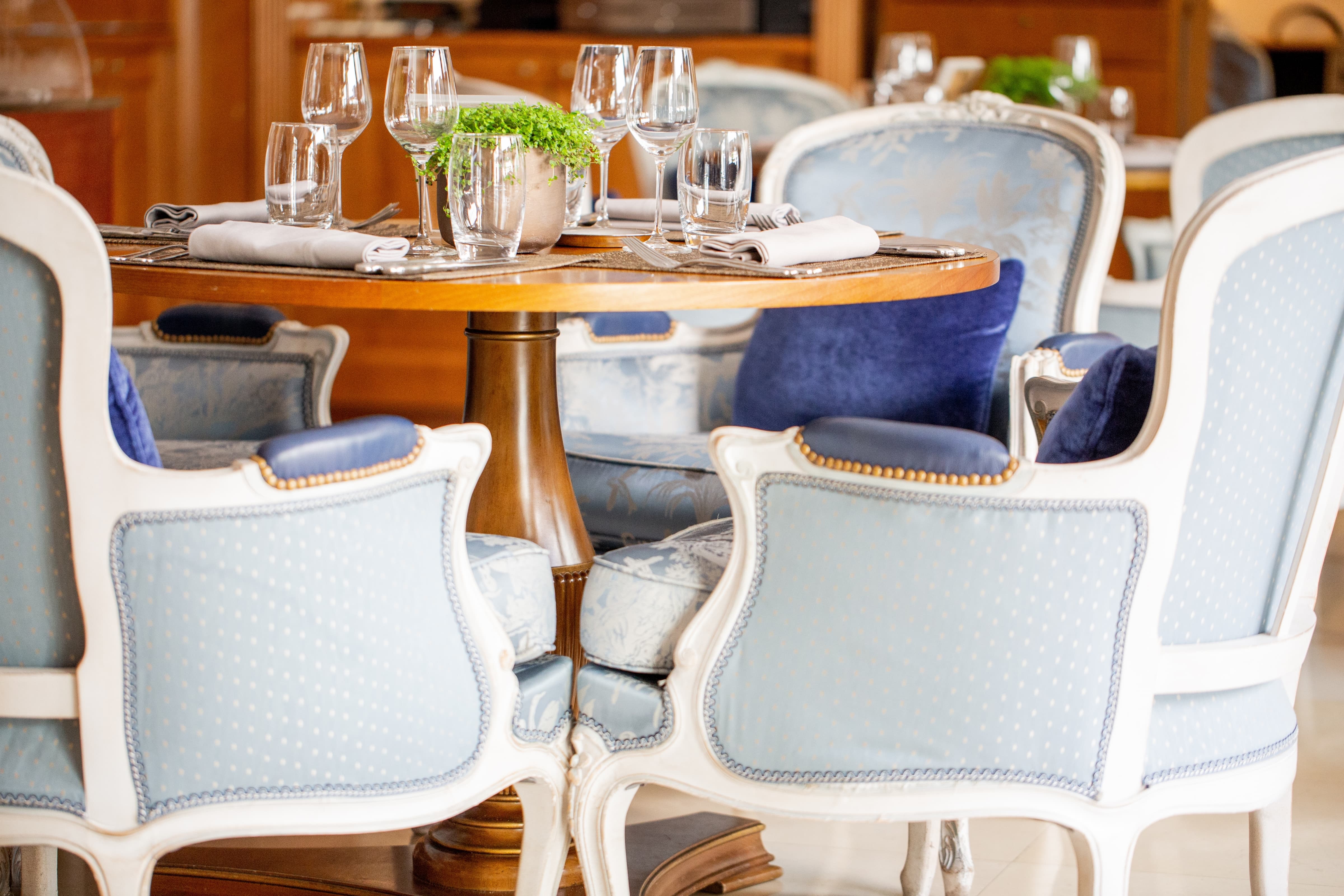 Le Jardin Dhiver Auberge Chantilly Table 3 Low