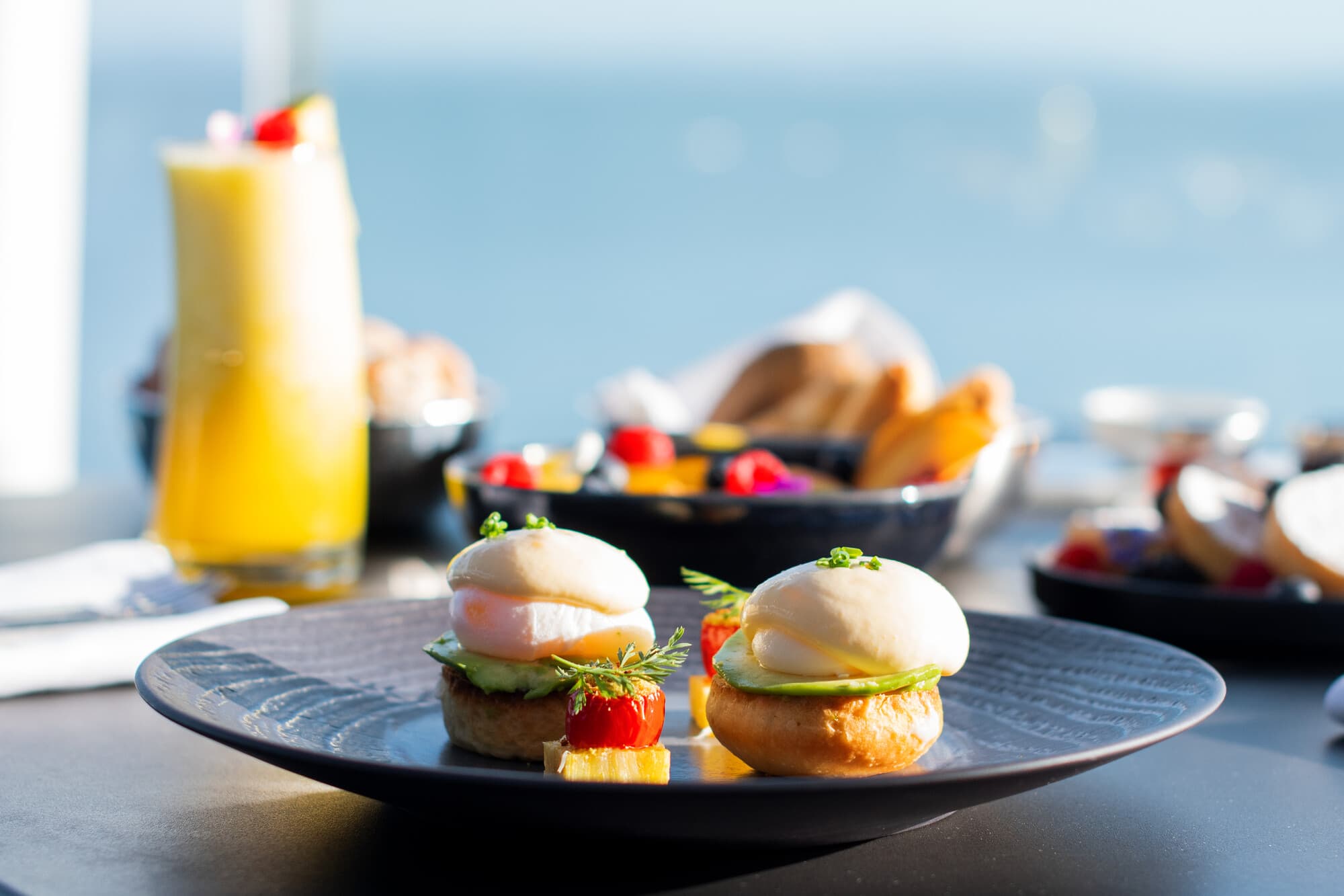 River Lounge Restaurant & Bar