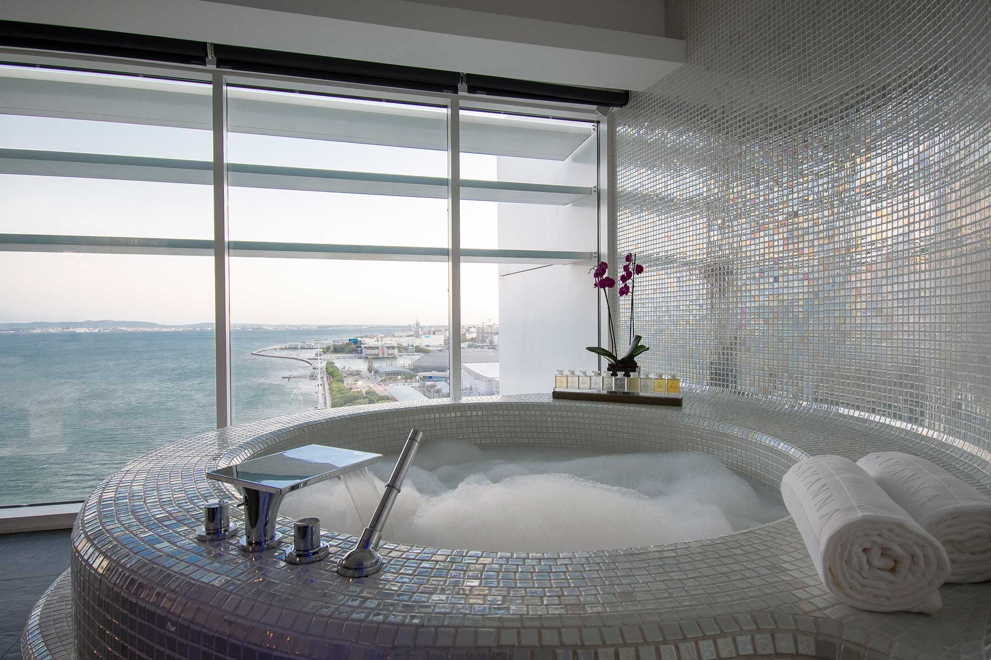 Myriad Sana Hotel Lisboa Spa Jacuzzi 1