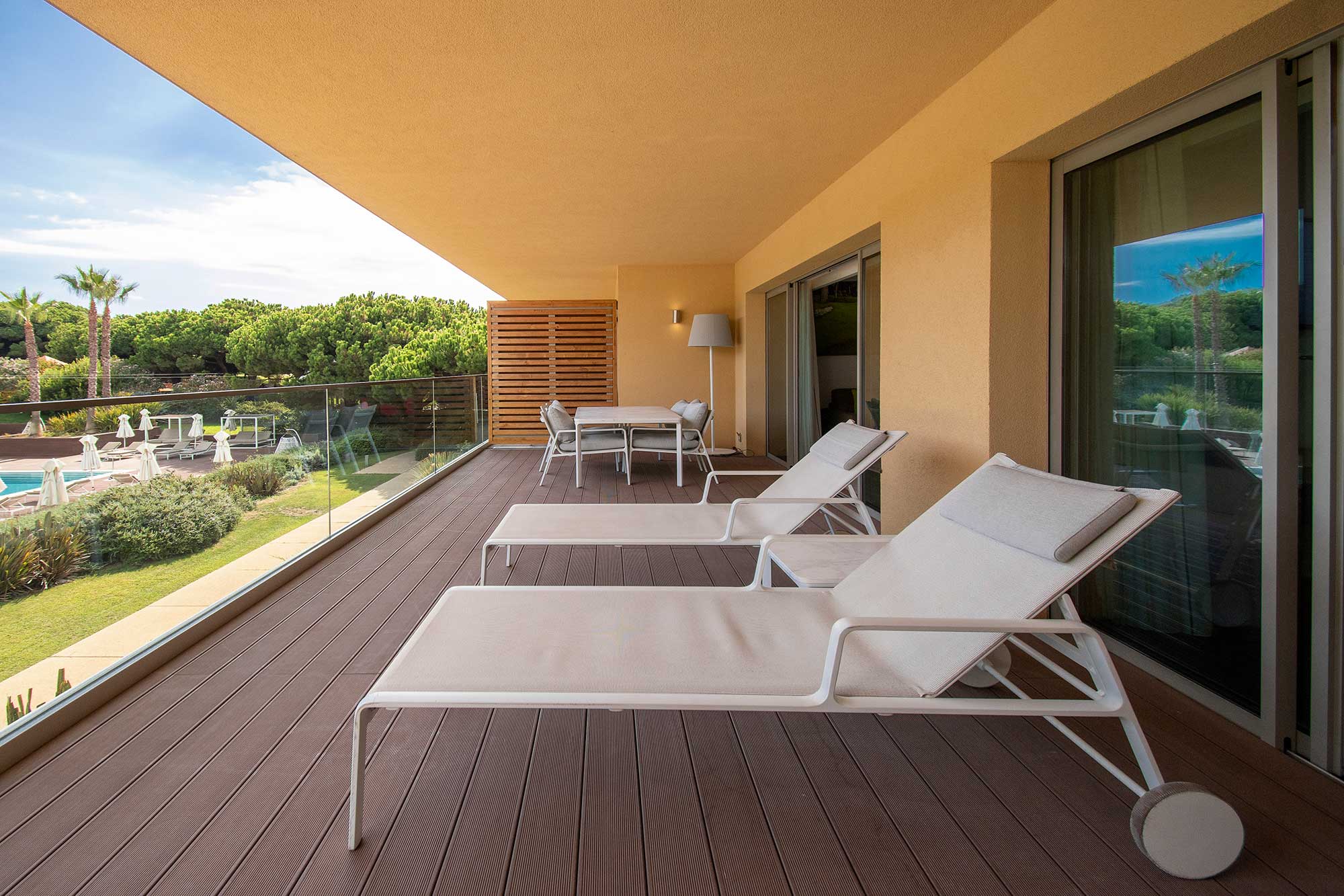 Suite Home Vista Piscina