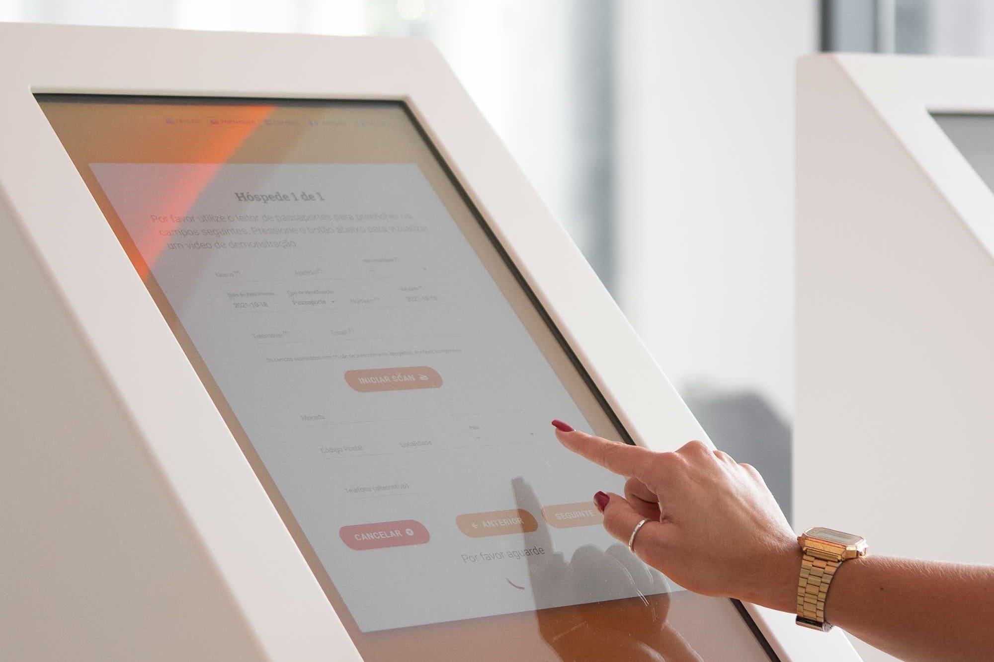 Evolution Lisboa Hotel Lobby Reception (1)