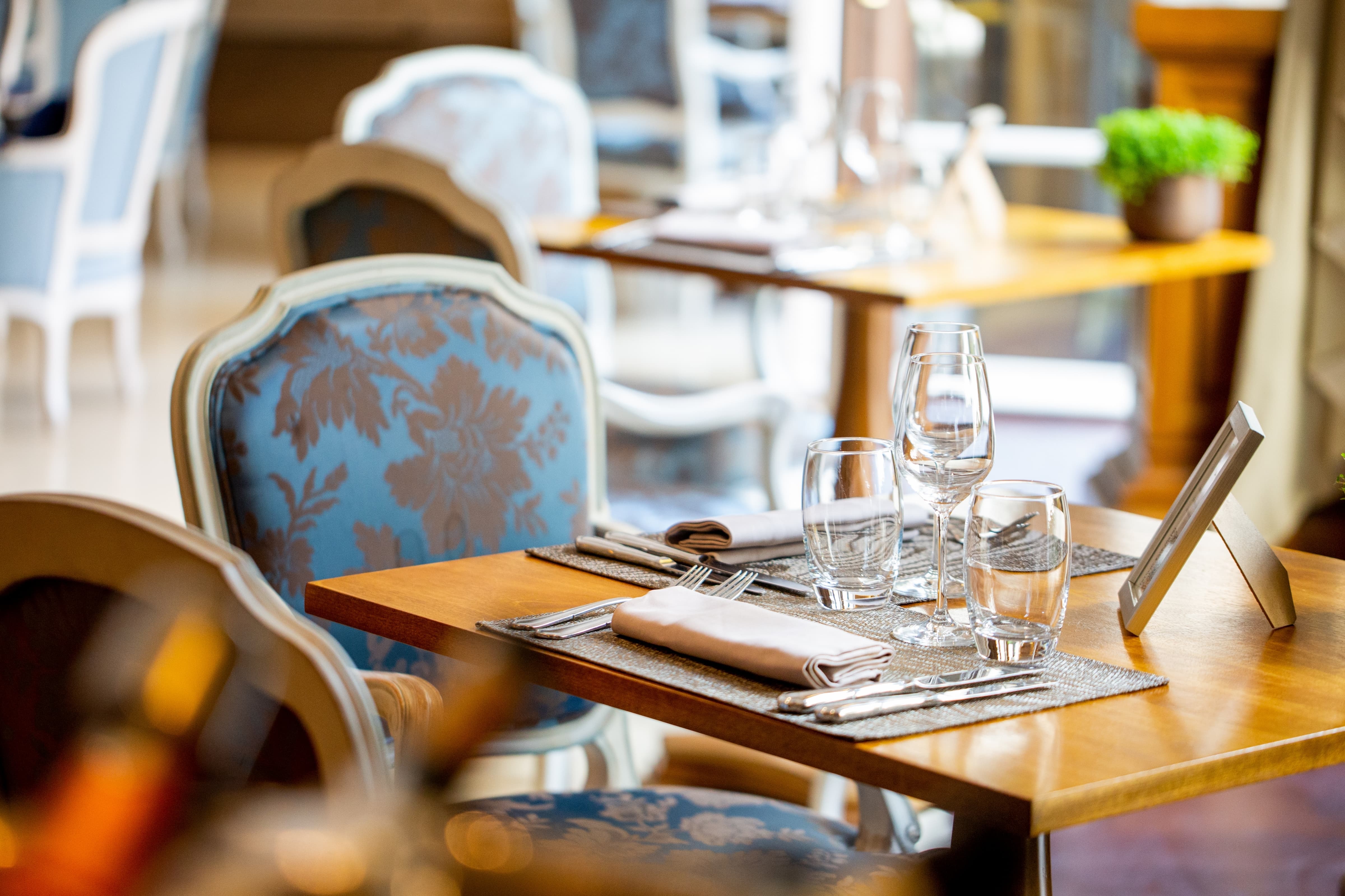 Le Jardin Dhiver Auberge Chantilly Table 2 Low