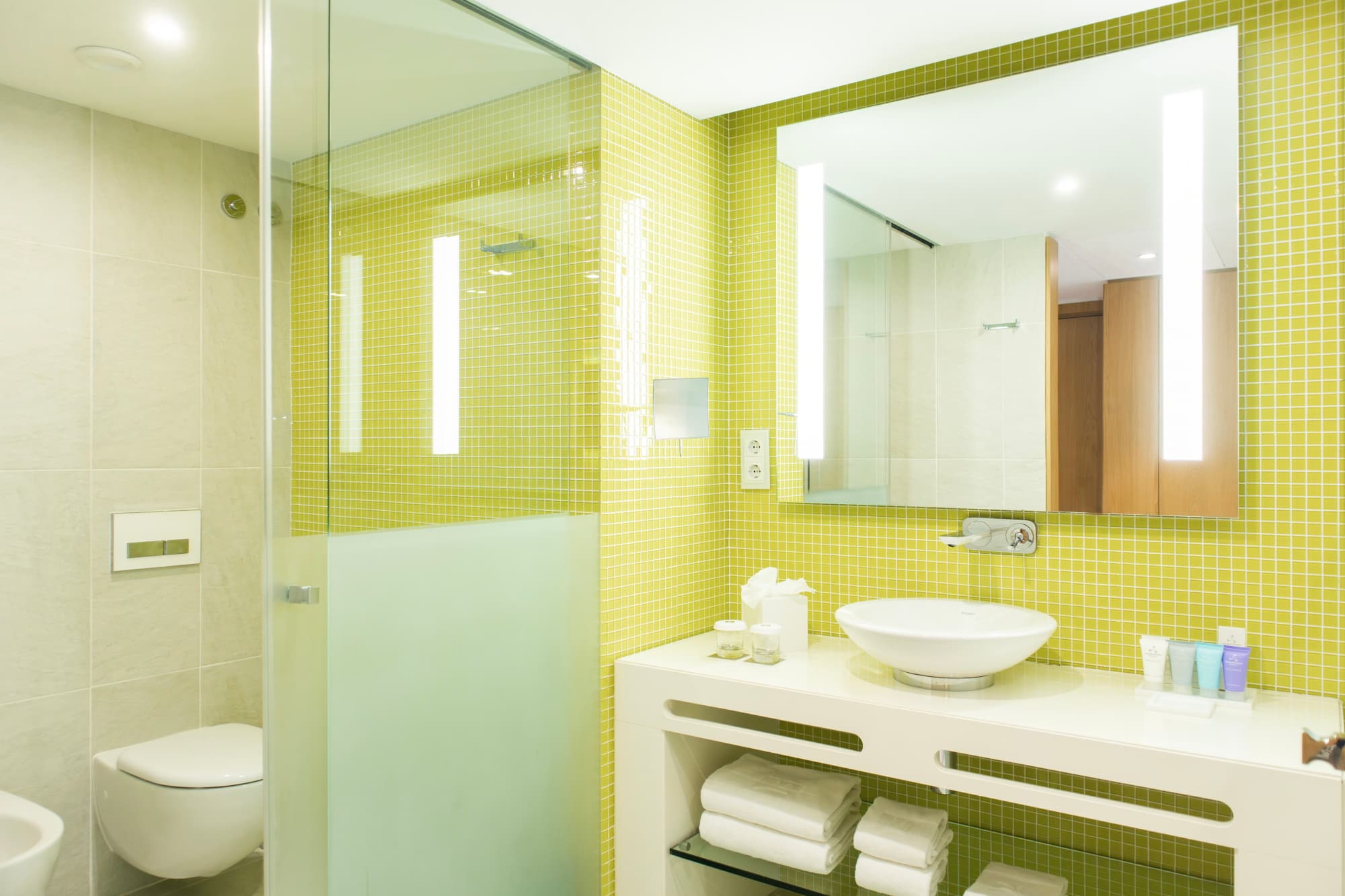 Quarto Deluxe Vista Oceano Bathroom