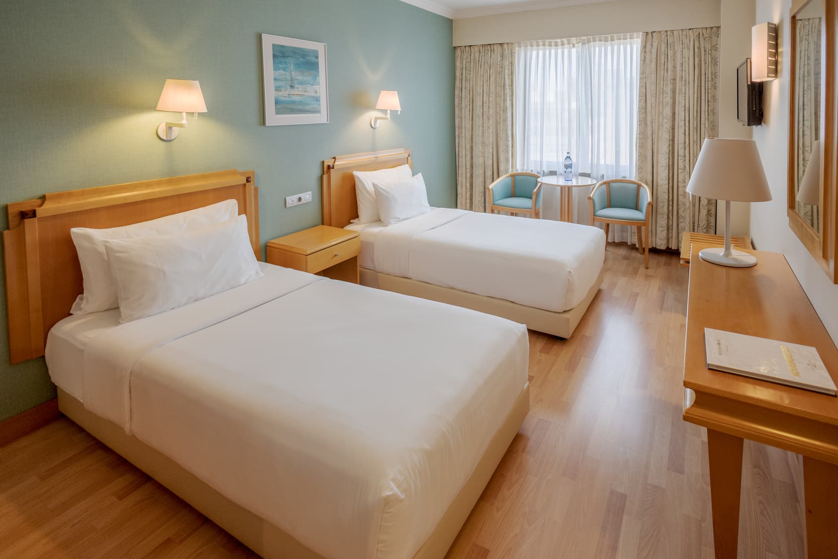 Sana Metropolitan Twin Room