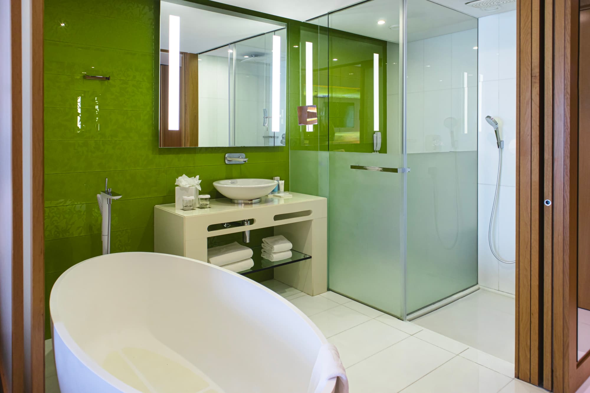 Quarto Deluxe Vista Piscina Bathroom