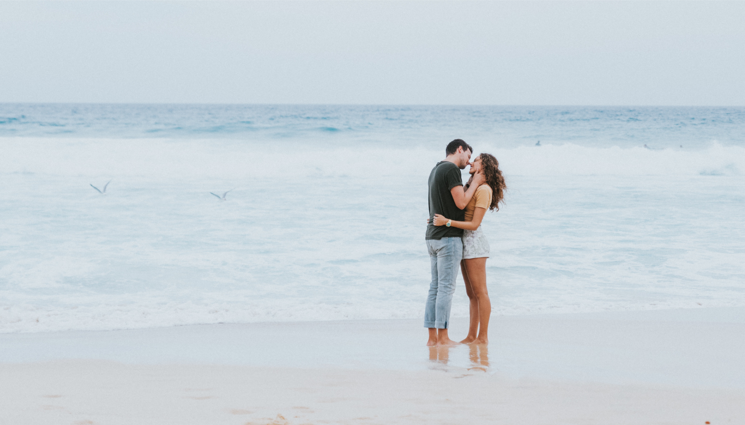 Un bisou au bord de la mer