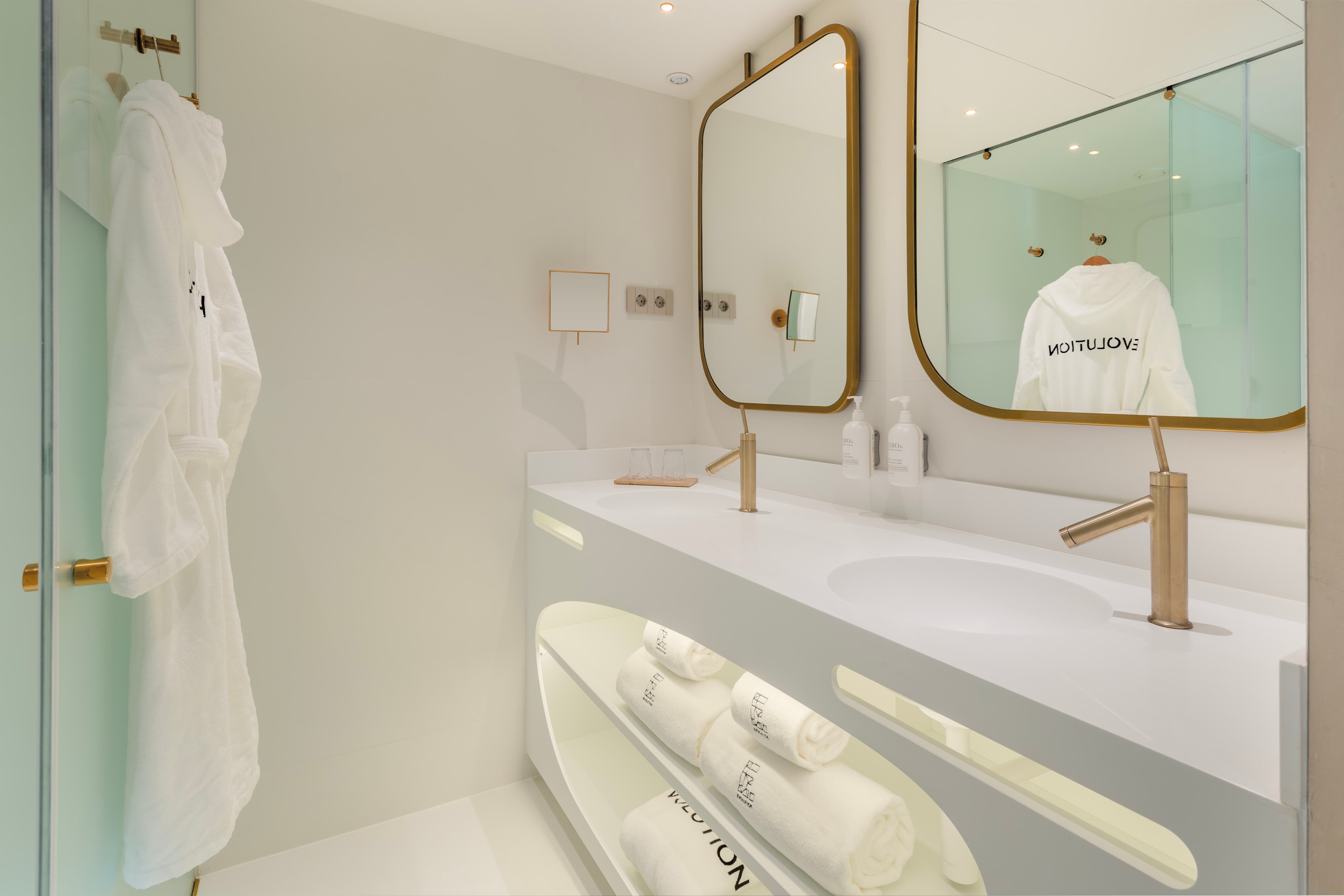 Coolest Suite Urban View