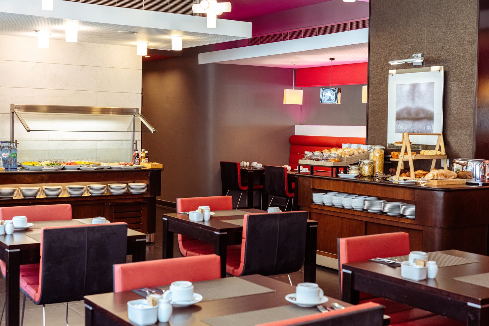 Restaurante e Sala de Pequenos-Almoços