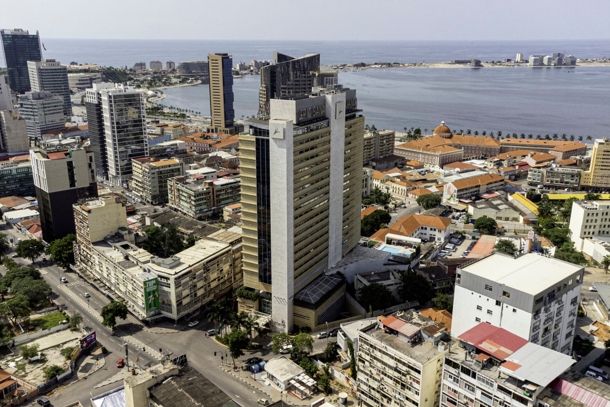 RS15742 Epicsanaluanda Hotel Scr